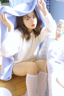 憋尿按压小腹肚子不让尿出来